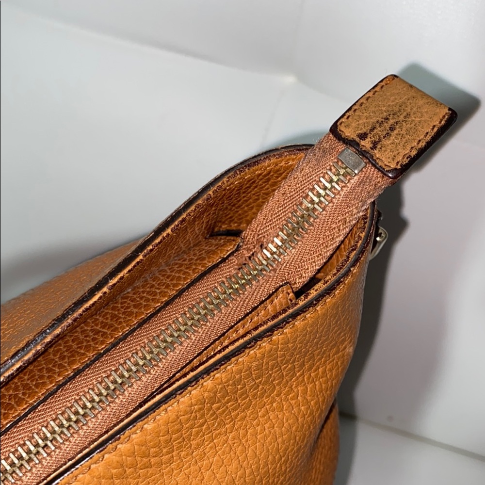 Gucci Large Tan Leather Tote with Tassel - Picture 16 of 17